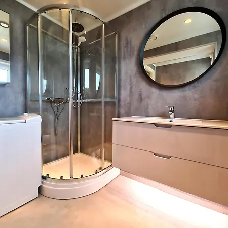 Aurora Premium Apartment,